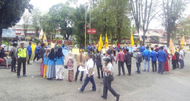 Puluhan Aktivis PMII Merangin Datangi Gedung DPRD Merangin Protes Revisi UU MD3.