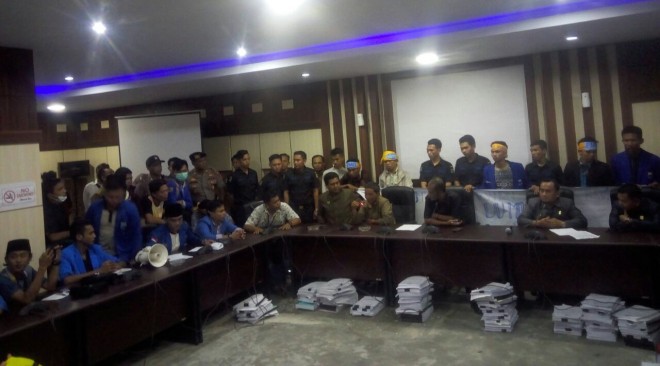 Didatangi Mahasiswa PMII, Heri S Mohza : Kita Dalam Garis Perjuangan Yang Sama.