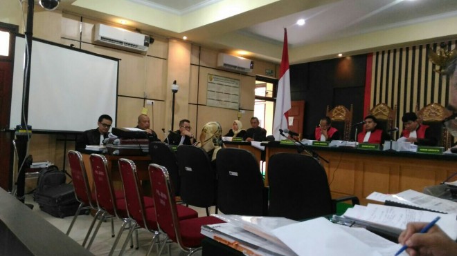 Mulai sidang