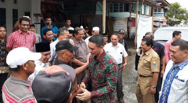 Kunjungan Gubernur Zola di Posko ZA.