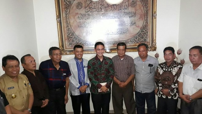 Kunjungan Zola ke Posko Paslon