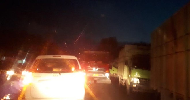 Warga Blokir Jalan, Jalinsum Sarolangun-Tembesi Macet.