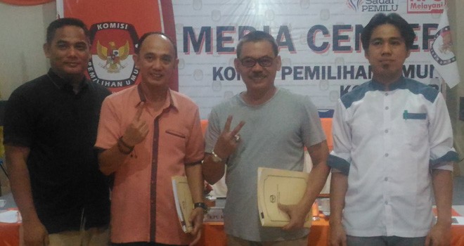 Serah terima Alat Peraga Kampanye (APK)