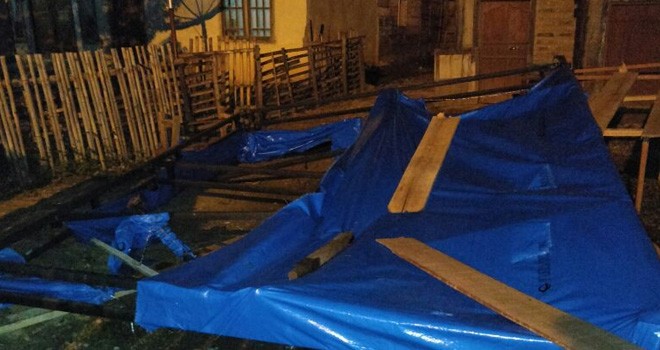 Posko Salah Satu Paslon di Kerinci Diserang Puluhan Orang.