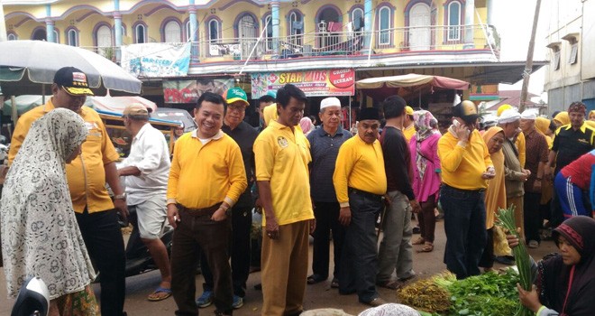Hamas Bersama Tim Belanja Kebutuhan Pokok Secara Masal.