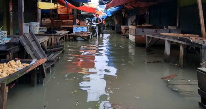 Pasar Atas Bungo Direndam Banjir.