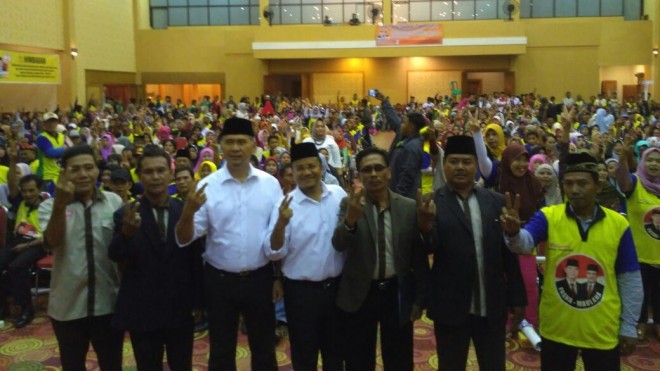 Ribuan Orang Hadir Dalam Pengukuhan Tim Relawan Kecamatan Danau Sipin.