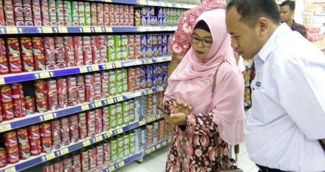 Sidak di Bungo temukan sosis mengandung daging babi.