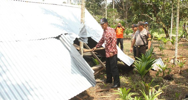 Angin Puting Beliung Juga Hantam Dua Kecamatan di Tanjabbar.