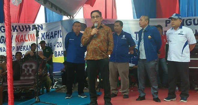 Anggota DPR RI 2 priode dari fraksi PAN H Bakri.