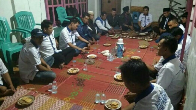 Tim relawan dan pemenangan pasangan Adirozal - Ami Taher