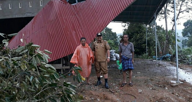 Korban Angin Puting Beliung di Kerinci.