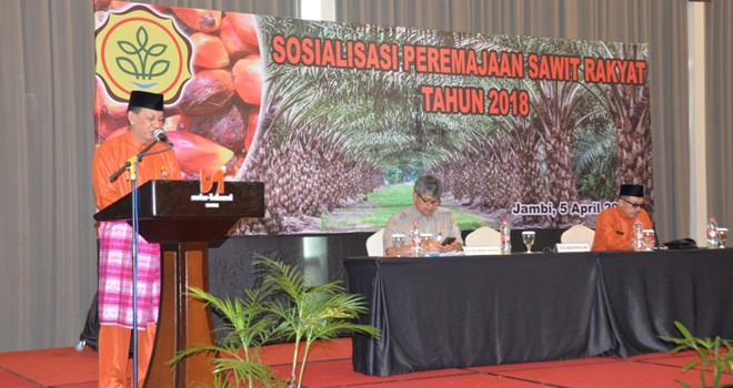Sekda Provinsi Jambi M. Dianto, pada sosialisasi Peremajaan Sawit Rakyat tahun 2018 Jambi, Kamis (5/4),bertempat di Swiss Bel hotel.