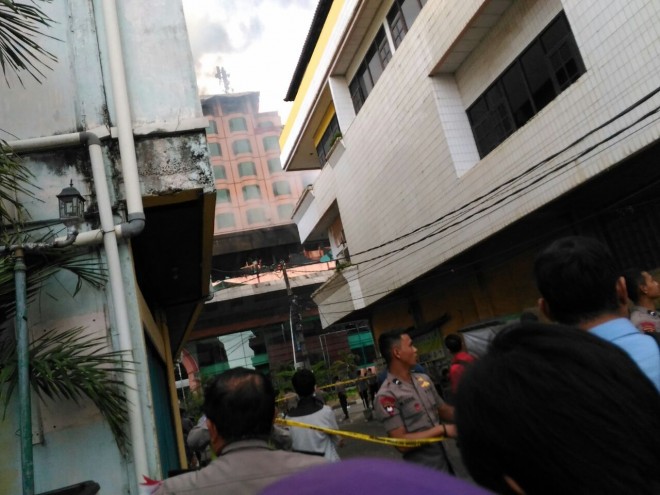 Depan Novita Jambi Dipasang Garis Polisi