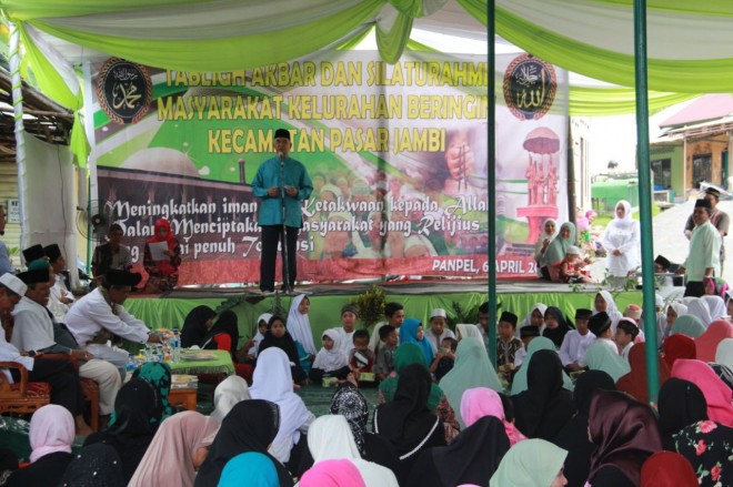 Fasha saat menghadiri tablig akbar di Kelurahan Beringin Kota Jambi beberapa hari lalu