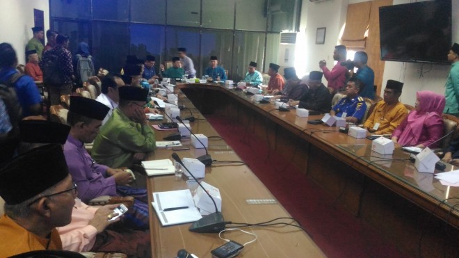 Suasana rapat tertutup Plt Gubernur Jambi dengan seluruh kepala OPD, (foto diambil sebelum rapat dimulai sekitar pukul 10.54).