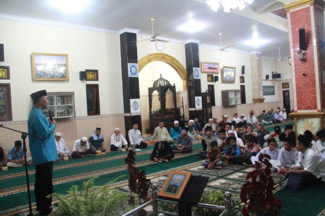 Sy Fasha saat peringatan Isrok Mikraj di Masjid Nurul Hikmah Jelutung, Selasa malam (09/04)