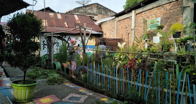 Kondisi lingkungan warga tampak bersih dan sehat, karena menerapkan PHBS.