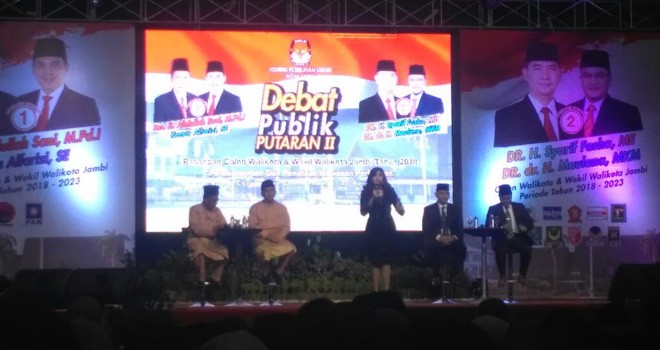 Debat publik Calon Walikota dan Wakil Walikota Jambi putaran kedua, bertempat di Abadi Convention Center (ACC).
