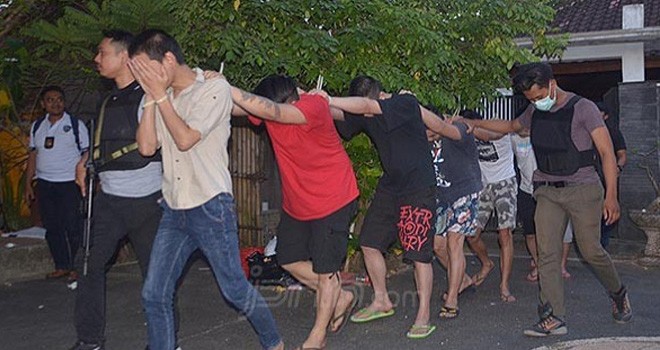 Ratusan WN Tiongkok itu terlibat dalam sindikat kejahatan siber antar-negara saat diamankan Polda Bali. 