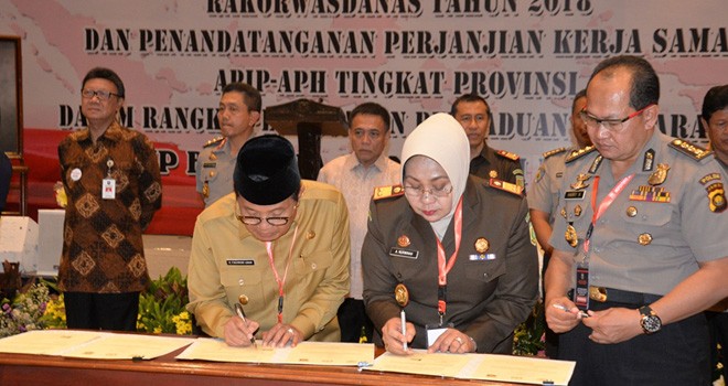Fachrori saat menghadiri Rapat Koordinasi Pengawasan Penyelenggaraan Pemerintah Daerah Tingkat Nasional (Rakorwasdanas) Tahun 2018 dan Penandatanganan Perjanjian Kerjasama APIP-APH Tingkat Provinsi Dalam Rangka Penanganan Pengaduan Masyarakat yang digelar Inspektorat Jenderal Kementerian Dalam Negeri, bertempat di Hotel Bidakara Assembly Hall Jakarta, Senin (07/05). 