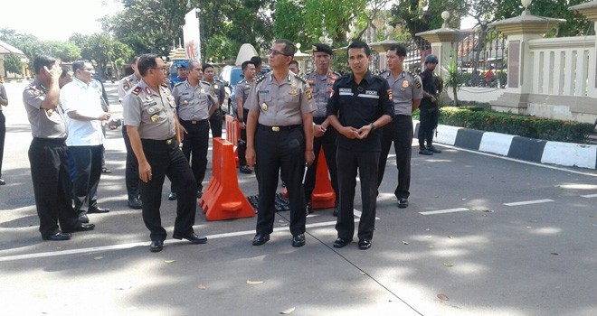 Kapolda Pantau Langsung Pengamanan di Mapolda Jambi.
