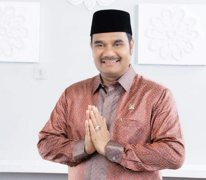 Sutan Adil Hendra