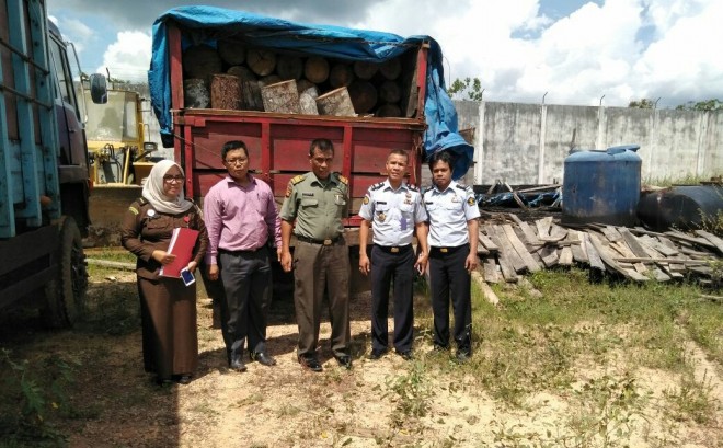 Dishut Serahkan Alkosari Ke JPU.