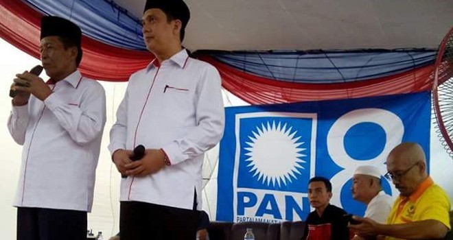 Pasangan Abdullah Sani-Kemas Alfarizi ketika menghadiri kampanye bersama tim pemenangan dan koalisi partai politik beberapa waktu lalu.