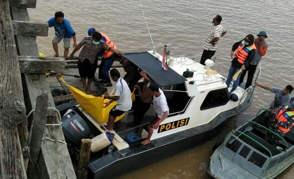 Jenazah Safril ditemukan tim patroli Polres Tanjabtim di perbatasan perairan Tanjabtim dengan Tanjabarat, tepatnya di kuala Pangkal Duri, Kecamatan Mendahara.