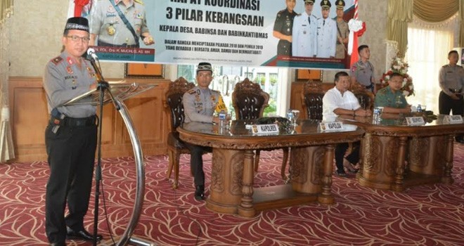 Kapolda Jambi, Brigjen Pol Muchlis AS saat menghadiri rapat koordinasi 3 pilar di Kabupaten Tanjab Timur. 