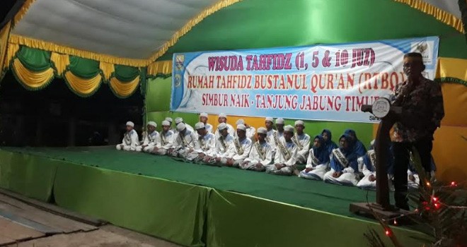 H Bakri Anggota DPR RI komisi V saat memberi sambutannya.