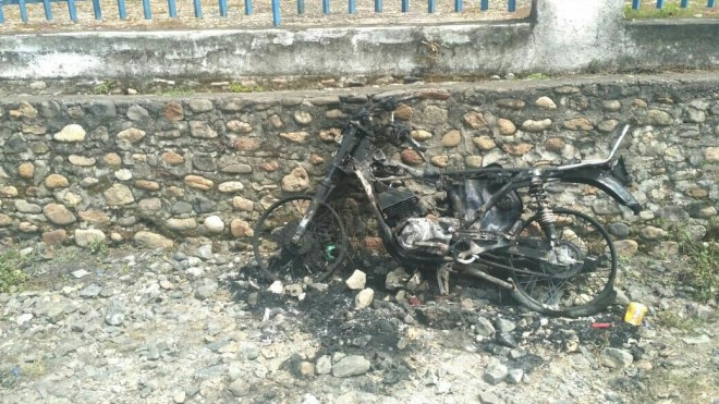 kondisi motor pelaku yang dibakar masa