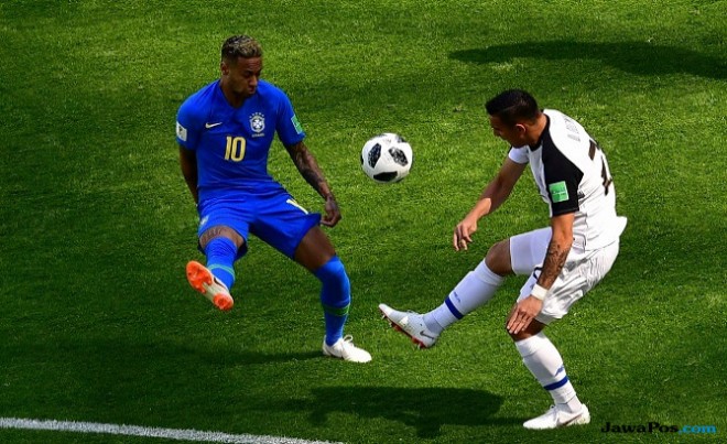Neymar masih jadi pilihan utama Tite untuk membongkar pertahanan Kosta Rika. Foto : (AFP)