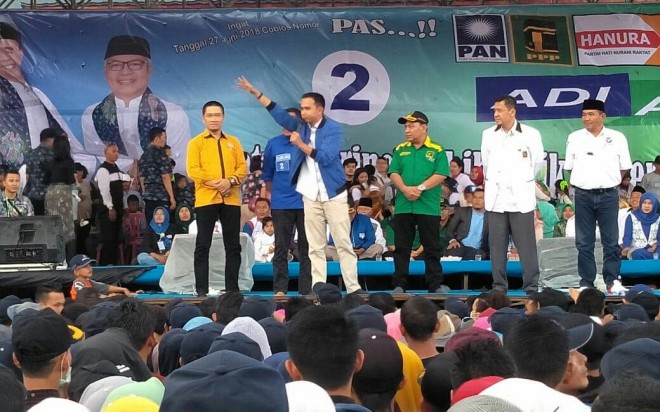 Wasekjen DPP PAN Dipo Ilham Djalil membakar semangat pendukung dan relawan pemenangan Adirozal-Ami Taher di kampanye akbar, Jumâ€™at (22/6) kemarin.