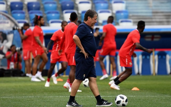 Hernan Dario Gomez tanggapi dingin soal bocornya daftar susunan pemain Inggris. Foto : AFP