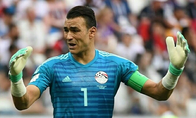 Essam El Hadary menjadi kiper Afrika pertama yang mampu menepis penalti di Piala Dunia. (AFP)