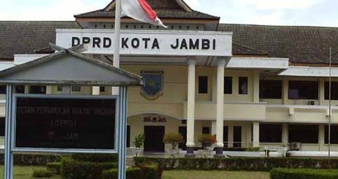 Gedung DPRD Kota Jambi.