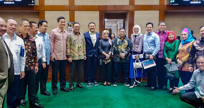 Komisi VI DPR RI melanjutkan rangkaian Rapat Dengar Pendapat (RDP) dengan mitra komisi  bersama PT Pertamina (Persero) dan PT Perusahaan Gas Negara (Persero) Tbk.