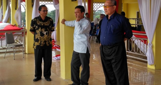 Bupati syahirsyah saat melihat arena utama MTQ.