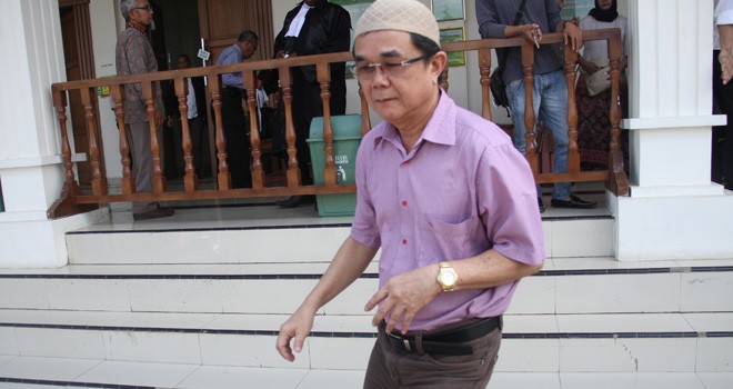 Lie Engjun saat berada di PN Tipikor Bengkulu. Foto Arie / Rakyat Bengkulu      