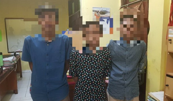 Ketiga bandit di Jalinsum Sarolangun yang diamankan di Mapolres Sarolangun, Minggu I22/7) lalu.   