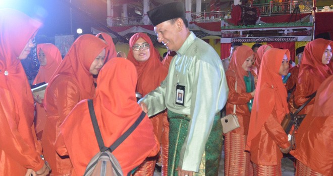 Sekda dalam Penutupan MTQ ke-48 Tingkat Provinsi Jambi, bertempat di di Arena Bumi Utama Fastabiqul Khairat Muaro Bulian Kabupaten Batanghari, Kamis (26/07).