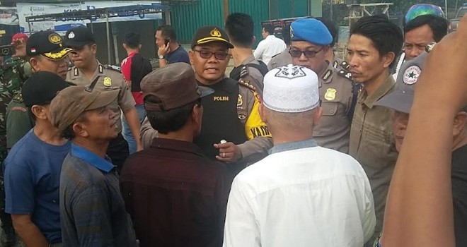 Ratusan aparat Kepolisian, Brimob, dan TNI saat berjaga dilapangan yang dipimpin langsung Kapolres Kerinci beserta seluruh Polsek dan Danramil di Kabupaten Kerinci.