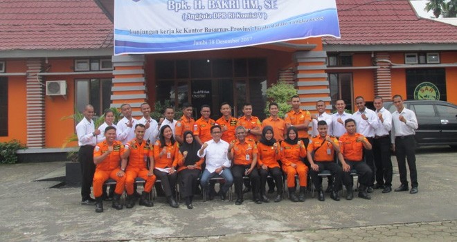 Anggota DPR RI Dapil Jambi, H. Bakri, saat berkunjung ke kantor Badan SAAT Nasional (Basarnas) Provinsi Jambi.