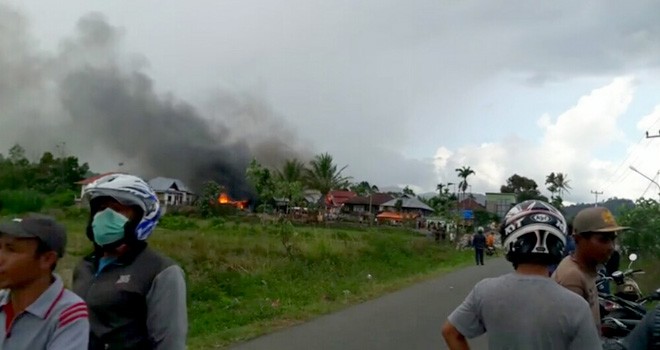 Bentrok Dua Desa di Kerinci.