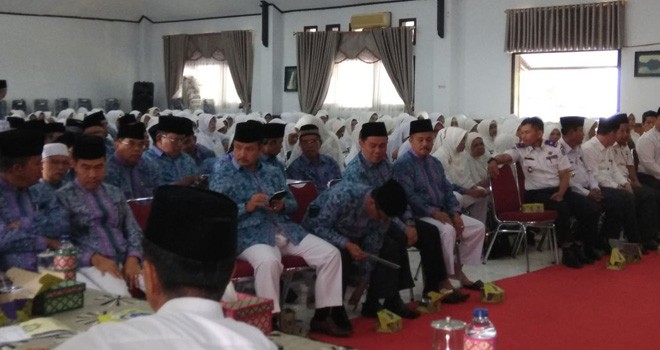 Terlihat CJH saat melaksanakan manasik haji.