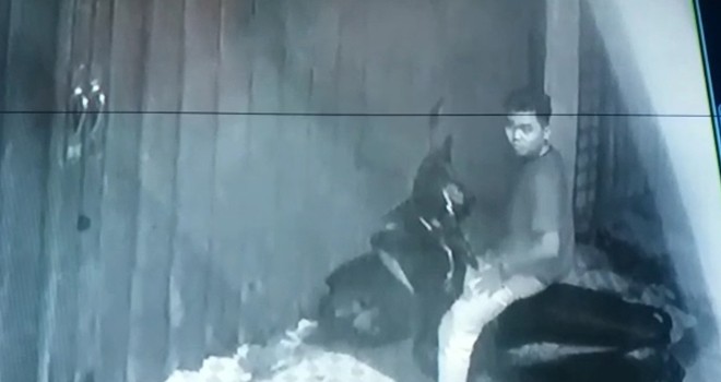 Terlihat pelaku yang terekam CCTV.