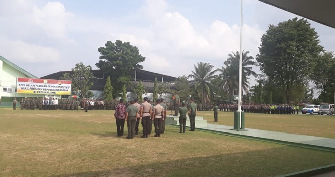 Apel di lapangan Makorem 042/Gapu, Kota Jambi. 