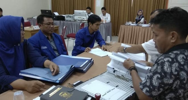 â€œVerifikasi ini untuk 15 nama, kita memang cek sedetail mungkin terhadap sampel dukungan yang dimasukkan,â€ katanya.